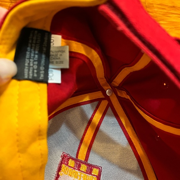 Harry Potter Gryffindor baseball hat cap with adjustable back - Picture 6 of 7